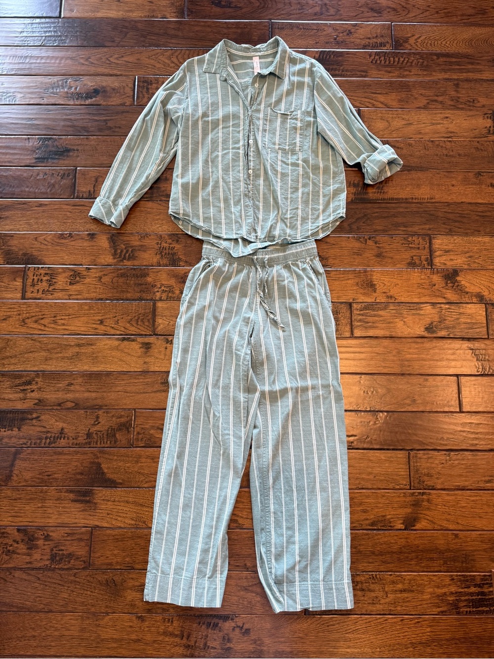 Striped Two-Piece Lounge/Pajama Set - Sage Green & White. Sz S pant/M top